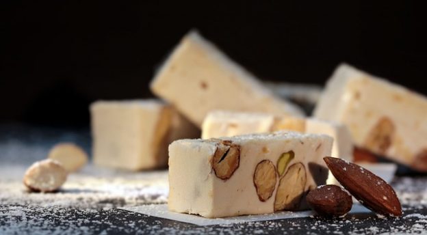 Cestas de navidad con turrón, las más clásicas