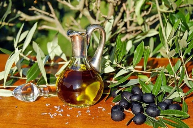 Cesta de navidad con aceite de oliva