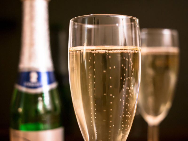 Origen e historia del cava, la bebida más popular de la Navidad