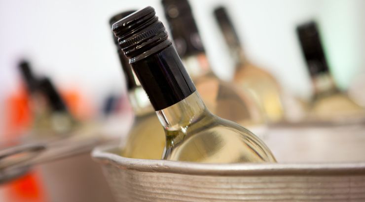 Cómo enfriar vino rápido
